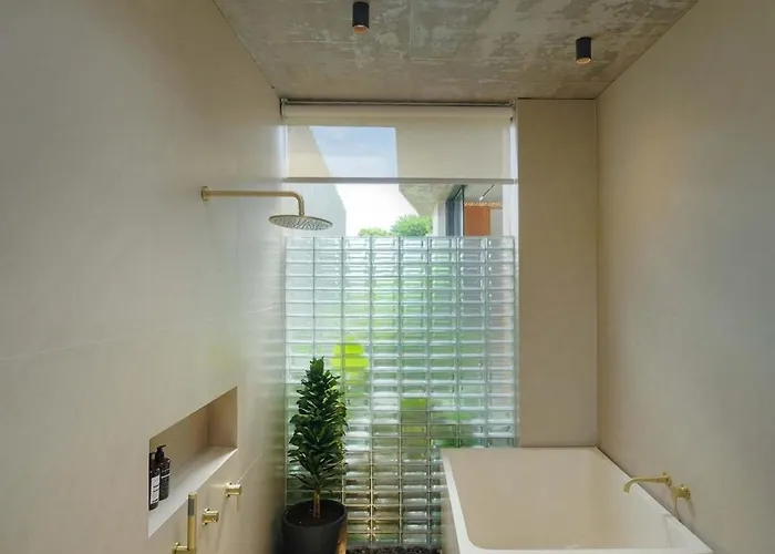Tegeh Modern 2br Escape In